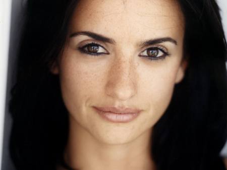 Because why not have a picture of Penélope Cruz on your blog? 